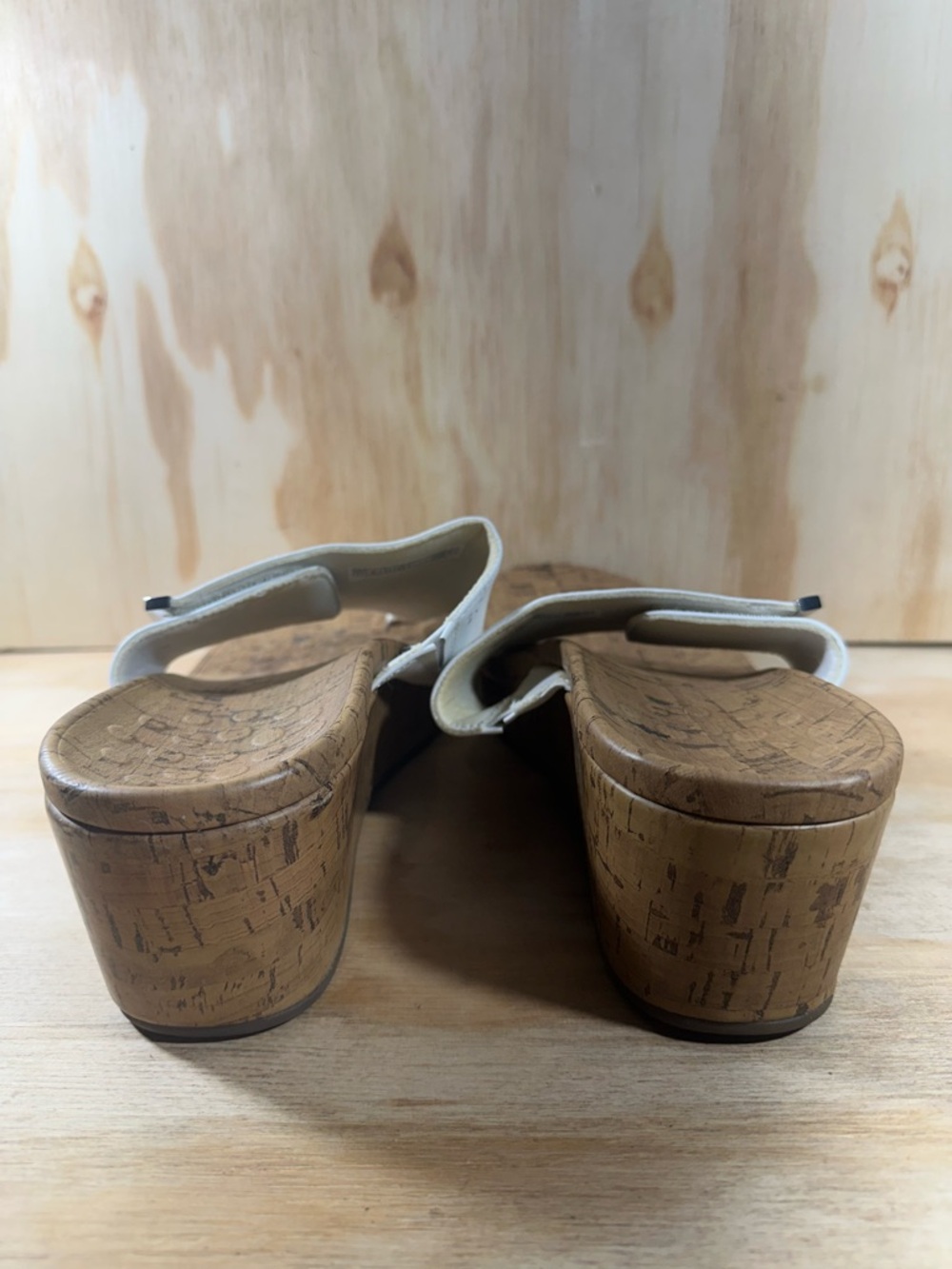 Vionic Anitra White Laser-Cut Thong Cork Wedge Sandals Women’s Size 11 - Picture 6 of 8